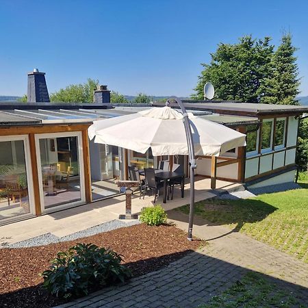 Ferienhaus Berghausen Am Hennesee Meschede Bagian luar foto