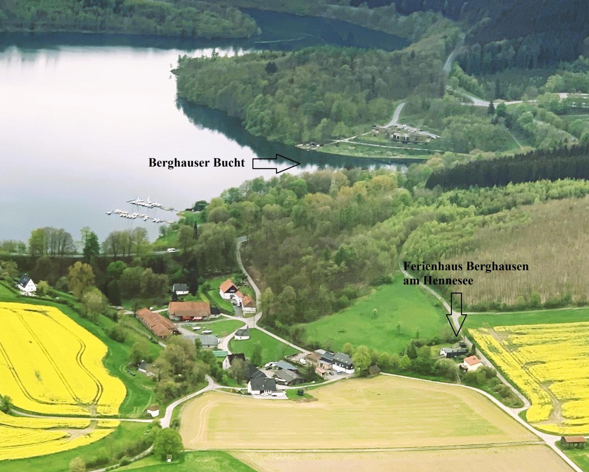 Ferienhaus Berghausen Am Hennesee Meschede Bagian luar foto