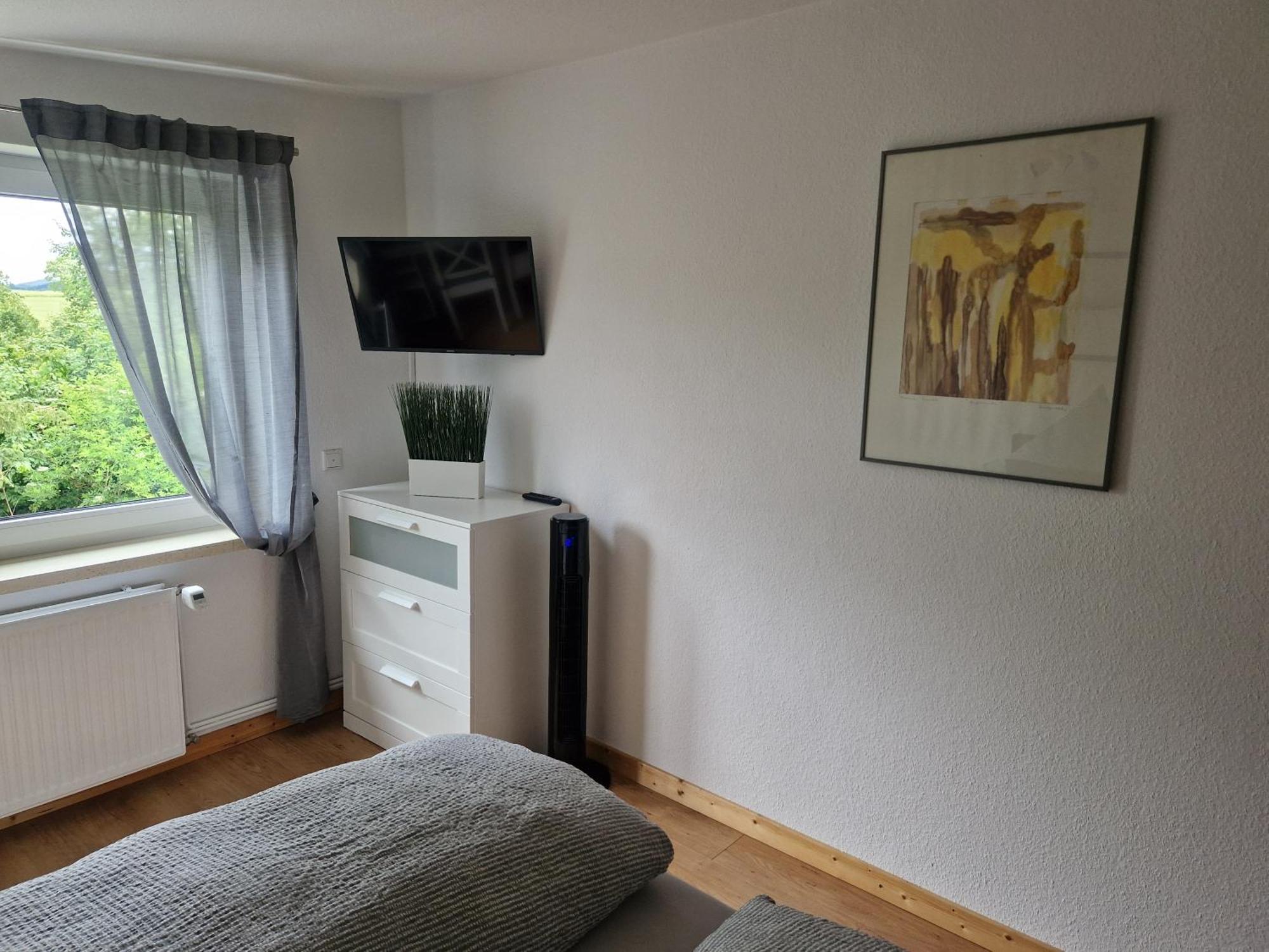Ferienhaus Berghausen Am Hennesee Meschede Bagian luar foto